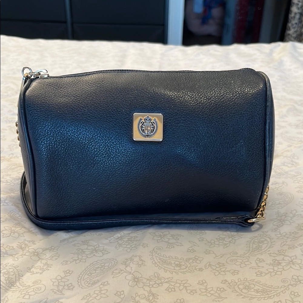 Liz Claiborne Y2K vintage Black Leather Crossbody Bag
